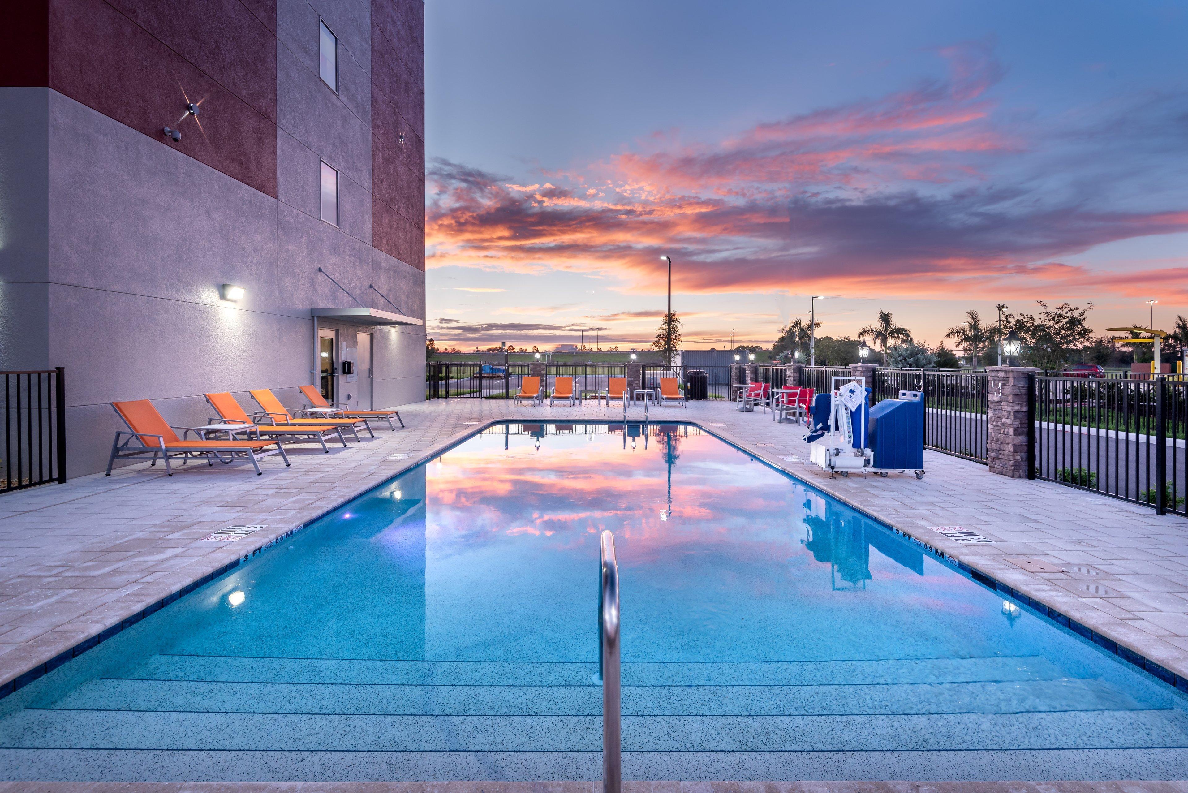 Holiday Inn Express & Suites - Punta Gorda By Ihg Zewnętrze zdjęcie